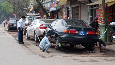 Vi phạm vỉa hè, thất thoát vài chục tỷ đồng năm