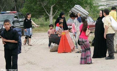 Dân Syria ồ ạt chạy sang Li-băng