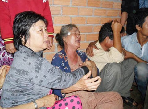 Tang thương xóm nghèo vụ tai nạn 7 người chết