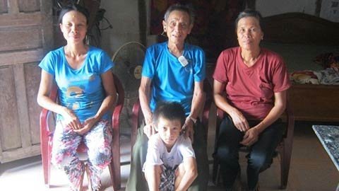 Chị lập mưu đưa em về làm vợ bé cho chồng 80 tuổi