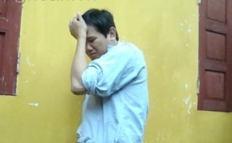 Thầy hiệu phó gạ tình, cuỗm tiền của nữ sinh
