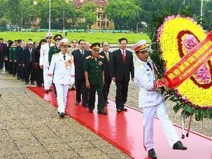 Lãnh đạo Đảng, Nhà nước tưởng niệm Anh hùng liệt sĩ