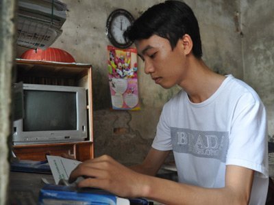 Rớt nước mắt cảnh nghèo của thủ khoa Dược