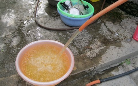 Nhà máy nước sạch… cấp nước bẩn cho dân
