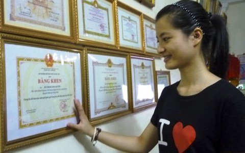 Kỳ tích học của cô thủ khoa Ngoại thương