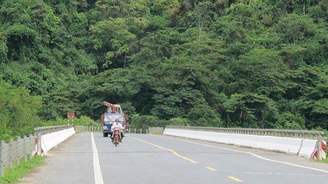 Vì sao đường Hồ Chí Minh vắng bóng xe khách?
