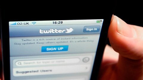 Apple muốn đổ tiền vào Twitter