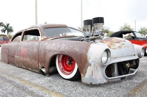 Xe 'độ' kiểu dị dạng... không hiểu nổi