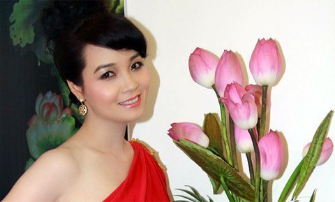 Mai Thu Huyền: Mọi giông bão chỉ ở ngoài cánh cửa
