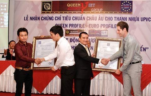 QueenProfile - EuroProfile: Thương hiệu Việt, tuyệt kỹ Đức