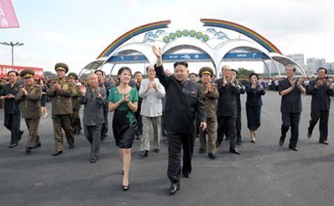 Soi giày tăng chiều cao của Kim Jong-un