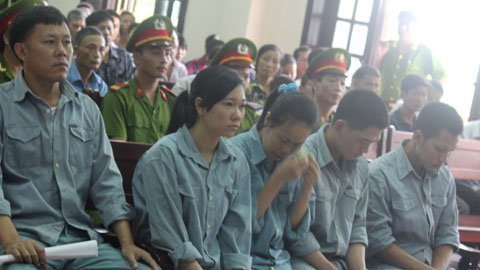 Vụ cháy 13 người chết: 23 năm tù cho vợ chồng chủ xưởng