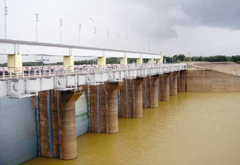 EVN lời lớn nhưng không giảm giá