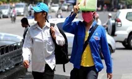 Nắng nóng trở lại miền Bắc, miền Trung