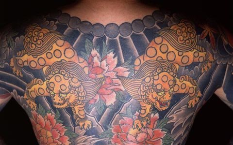 Giáo viên Nhật giận dữ vì lệnh cấm xăm trổ