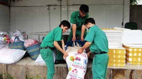 Phát hiện hàng tấn 'thịt bẩn' tràn vào TP.HCM