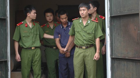 Nóng trong ngày: Sát thủ cuồng dâm khai gì?