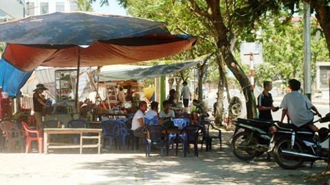 Bà nội trợ Việt đau đầu tìm cách mưu sinh