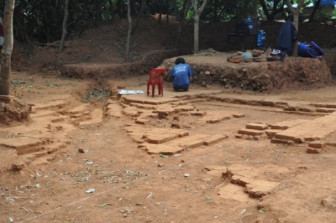 Phát hiện phế tích tháp Chăm-pa 1.000 năm tuổi