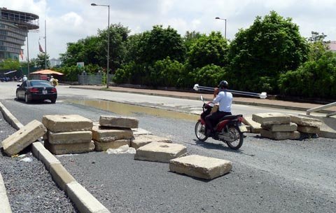 Những cầu vượt 'lạ' trên Đại lộ Thăng Long