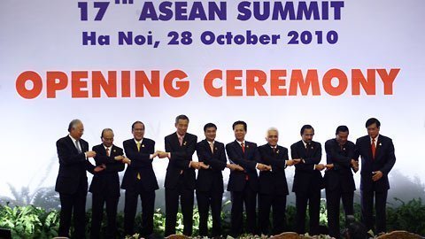 Tương lai Việt Nam gắn chặt với ASEAN