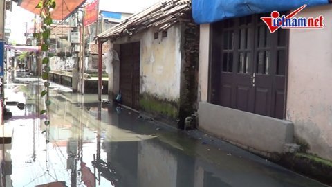 Cận cảnh 'thôn bốc mùi' ở Hà Nội