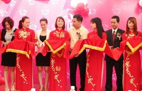 AIA Việt Nam khai trương 3 văn phòng tổng đại lý mới
