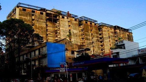 Chung cư cao nhất Sài Gòn một thời đang chờ sập