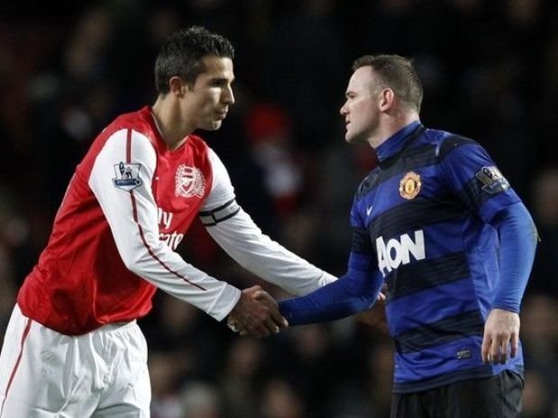Rooney lôi kéo Van Persie về M.U