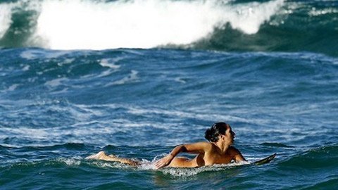 Những pha 'tồng ngồng' khó đỡ trên bãi biển