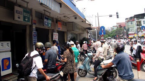 Doanh nghiệp kiến nghị tăng giá xăng lên 1.400 đồng/lít