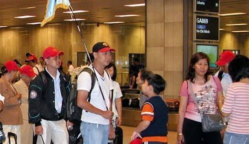 Tranh giành lệ phí cấp thẻ hướng dẫn viên