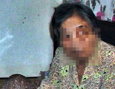 Cụ bà 81 tuổi ngày ngày đi rình bắt chồng ngoại tình