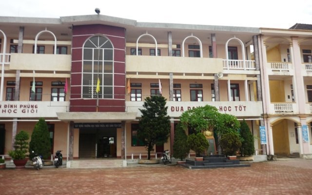 Vụ nam sinh tự thiêu: Nhà trường khó kiểm soát?