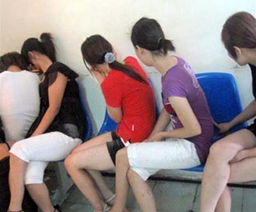 Phá ổ mại dâm của cựu phó chủ tịch huyện