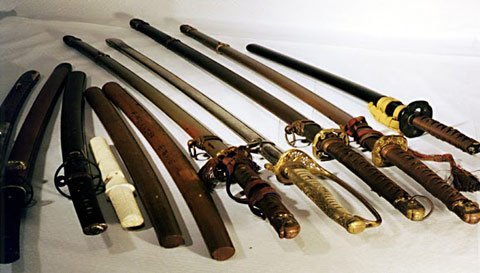 Tổng Giám đốc dùng kiếm chém chủ nợ