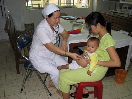 Trẻ bị rối loạn tiêu hóa: Không nhất thiết phải nhập viện