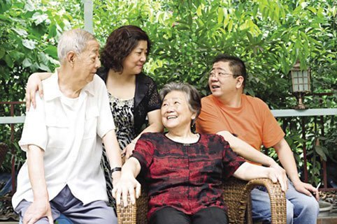 Con rể méo mặt khi bố mẹ vợ về sống chung