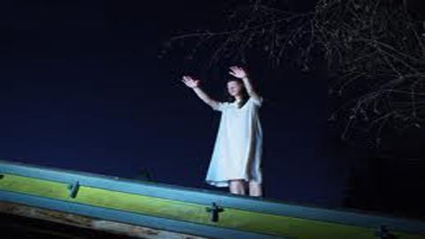 Kỳ lạ trèo cây, 'yêu' vợ khi đang ngủ say