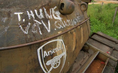 Hình ảnh phản cảm về chiến lợi phẩm chiến tranh