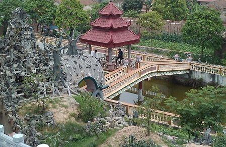 Bí ẩn bên trong khu “vạn lý trường thành”