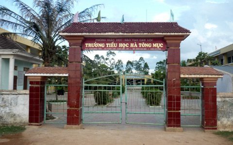 Hiệu trưởng bị tố tự ý thu vượt quy định