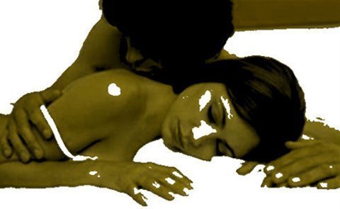 'Trộm tình' giữa đêm, ngủ quên bên cha bạn gái