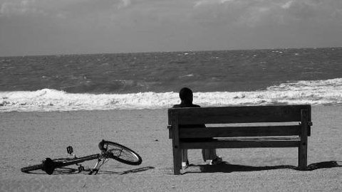 Bài văn  về sự im lặng đáng sợ của người tốt