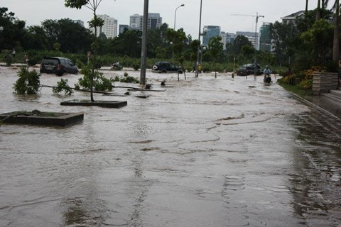 'Biển hồ' dưới chân tòa nhà hiện đại nhất Việt Nam