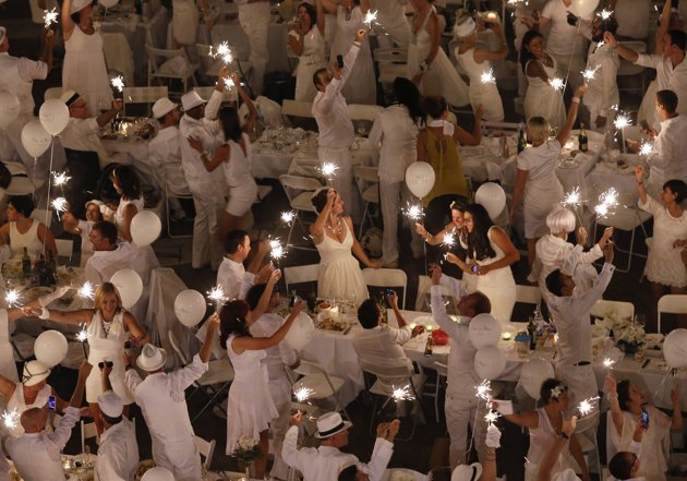 Dạ tiệc trắng độc nhất vô nhị trên thế giới