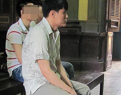 Nghịch tử dùng dao truy sát cả gia đình