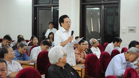 Tiếp xúc cử tri… sau giờ cơm?