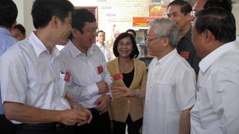 'Chọn sai cán bộ một ly, đi một dặm'