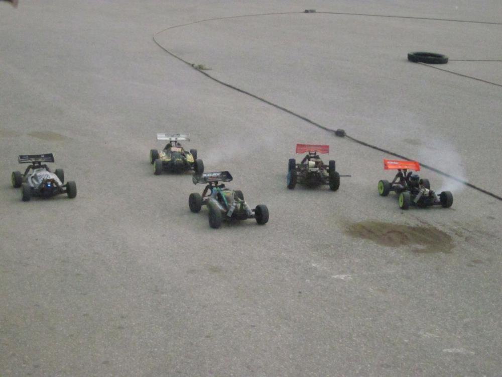 Xem giới trẻ đua xe ô tô mô hình